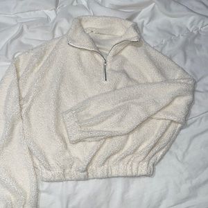 QUARTER ZIP
